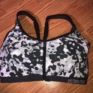 Front Close Victoria’s Sport Sports Bra